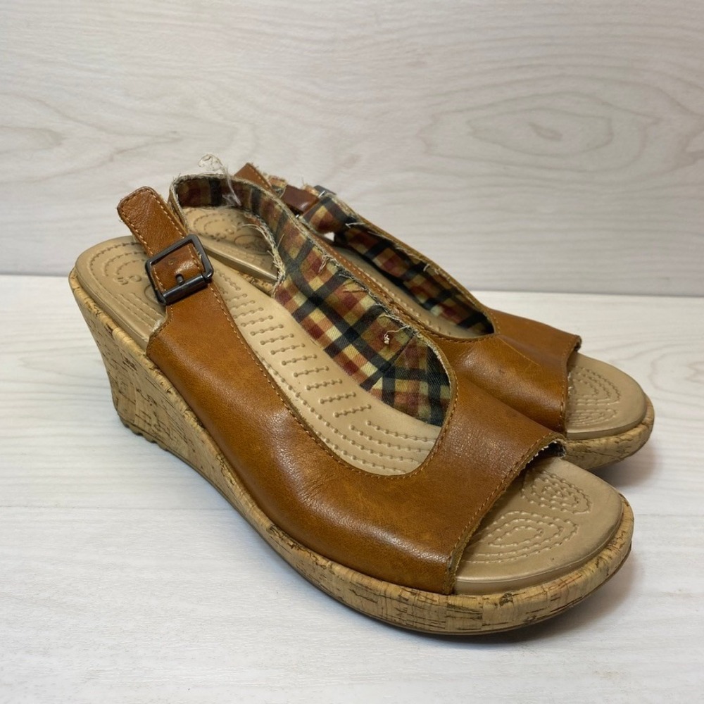 Crocs Womens 7 Leigh Wedge Sandals Slingback Brown Leather Cork Plaid Comfort